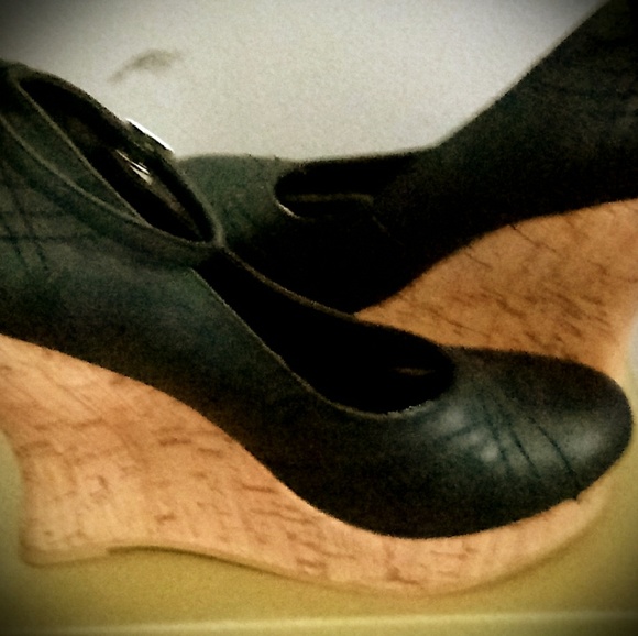 CITY SNAPPERS Black wedged heel - Picture 3 of 3